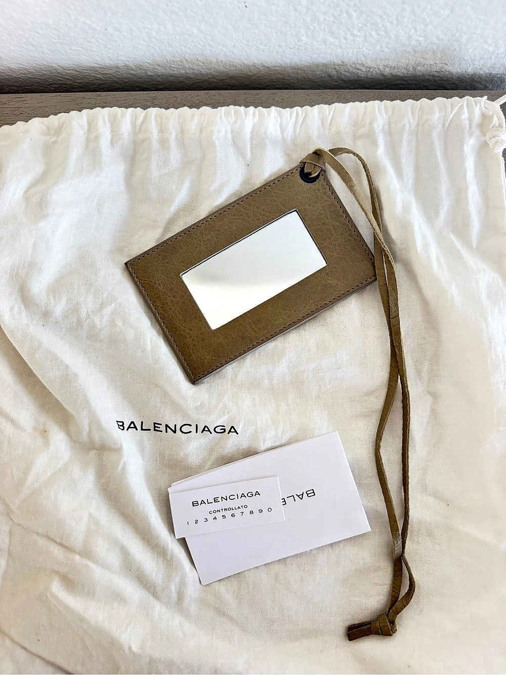 Balenciaga Classic City Bag Leather Shoulder Bag in Beige le First - Picture 10 of 10